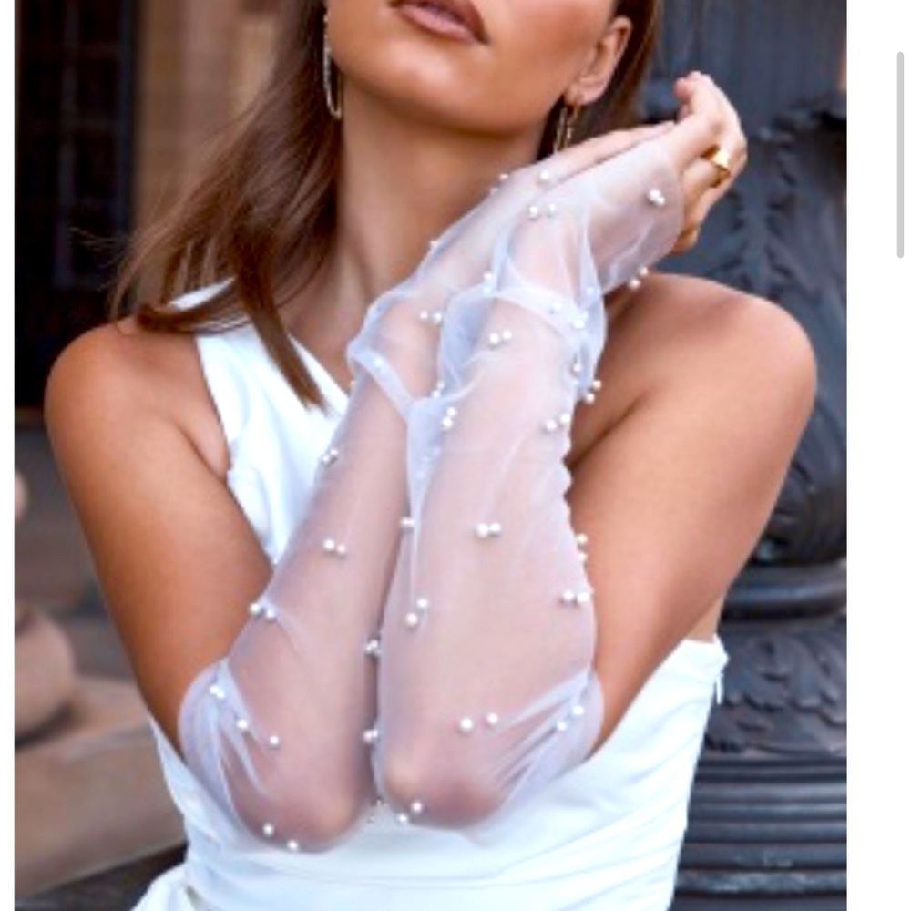 DORINA GLOVES - FINGERLESS PEARL DETAIL TULLE GLOVES IN WHITE - Showpo